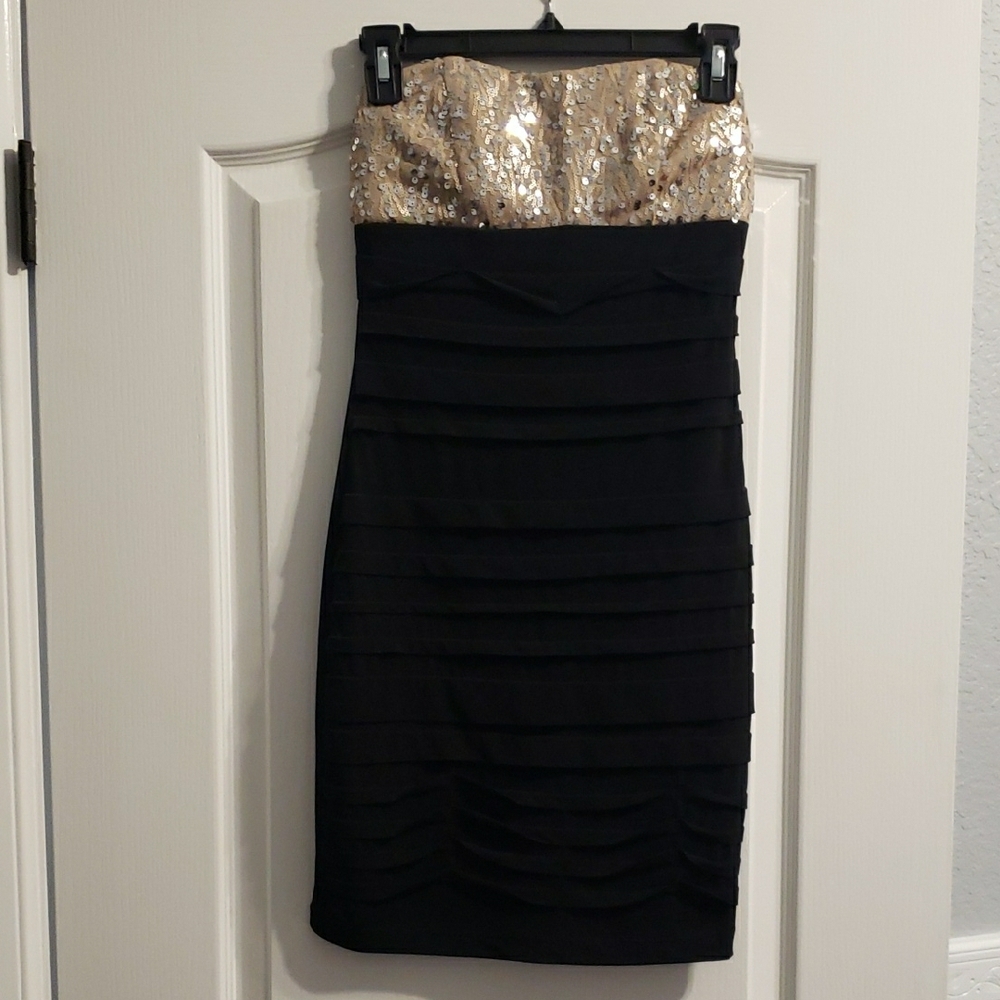 Elegant Black and Gold Strapless Dress
